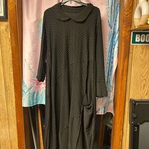 Elegant Black Textured Bubble Dress